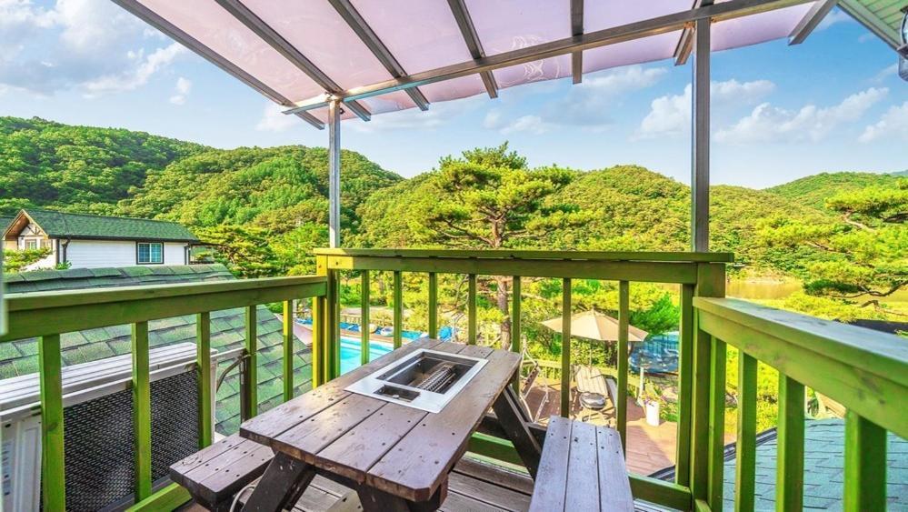 Tasha'S Garden Pet Friendly Pension Hongcheon Buitenkant foto